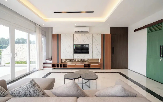 Royal Urban Resort