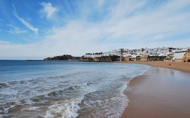 Ah Albufeira - Three-bedroom Apartment in Front of the Sea