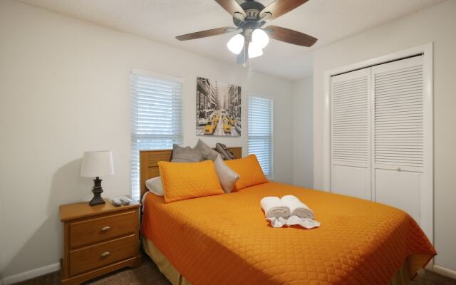 Tampa Bay- Large Pool home- Private Heated Pool!