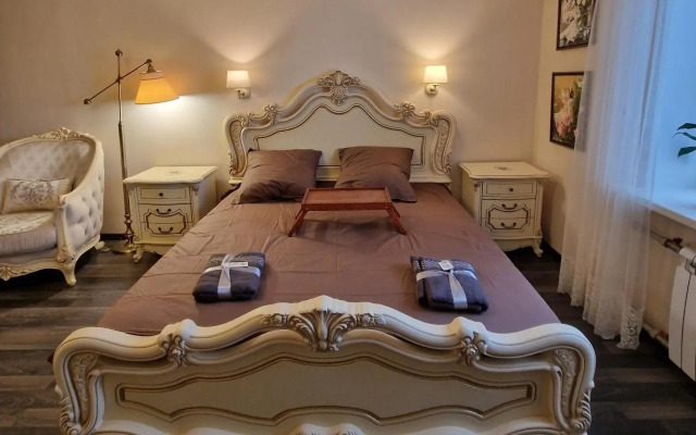 Апартаменты на бульваре Народный 104