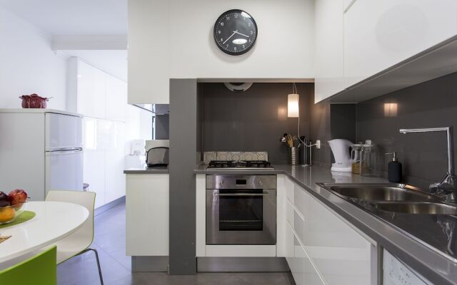 ALTIDO Urban 1-bed flat w/workspace, moments from Av. da Liberdade