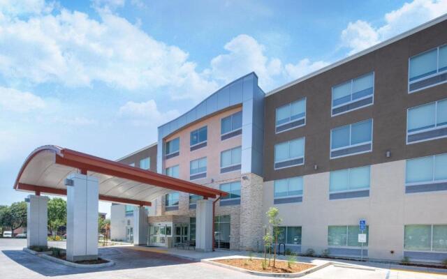 Holiday Inn Express & Suites Chico by IHG