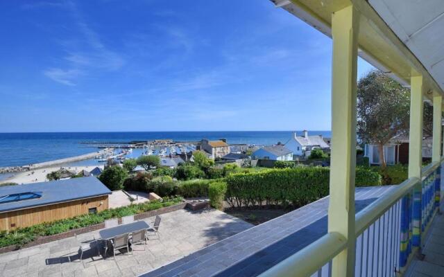 2 Harbour Heights