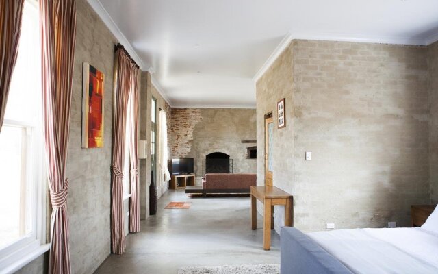 Ravenswood Homestead