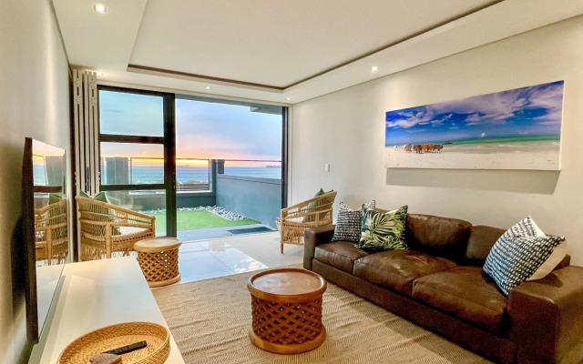 Blouberg Luxury Beachfront Apartment