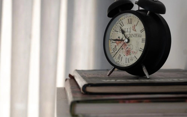 New Stylish 2-BR Apartment with Private Balcony