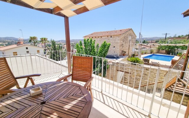 Village Charm Pool Apartment at Skarinou