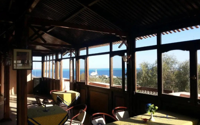 Golden Rose Hotel