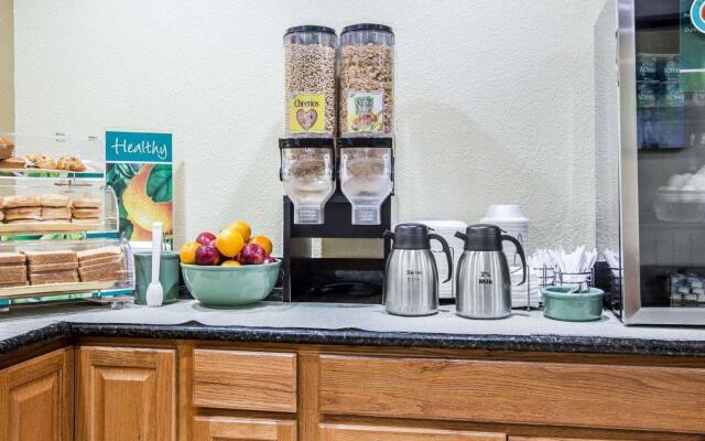 Quality Inn San Diego I-5 Naval Base