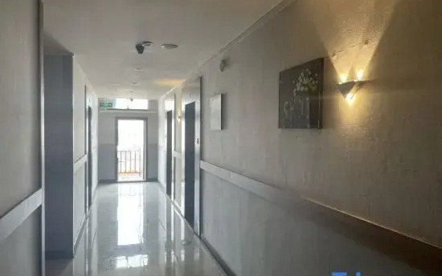 Yangjiang Naqiaorui Hotel (Baili Plaza)