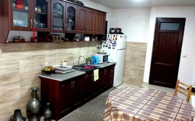 Lela Rezo Guesthouse
