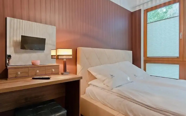 Imperial Apartments Aquarius III