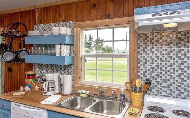 Sunrise Cabana by RedAwning 