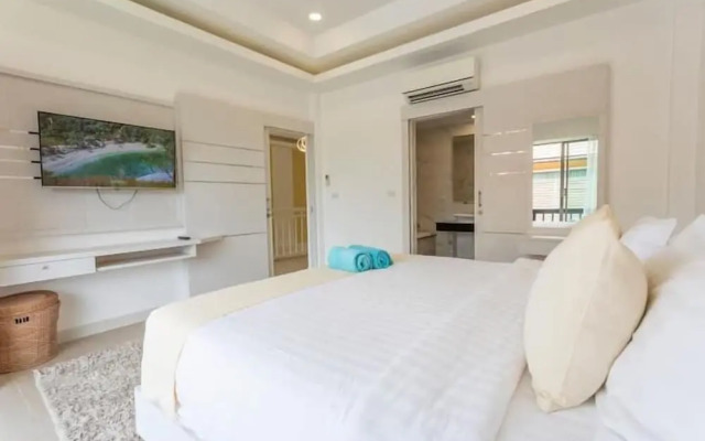 3BR Pool Villa Near Boat Avenue V29