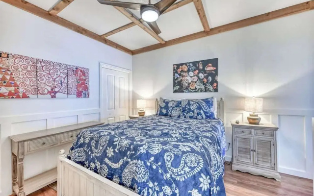 Luxurious Riverfront Condo Just 1 Blk to Schlitterbahn!