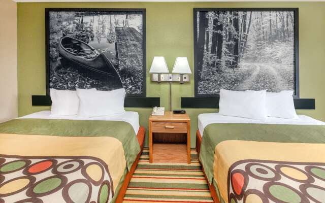 Super 8 by Wyndham Grayling