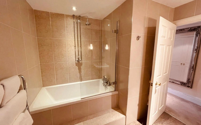 Nuthurst Grange Country House Hotel