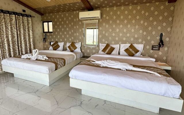 Hollywood Palace Resort