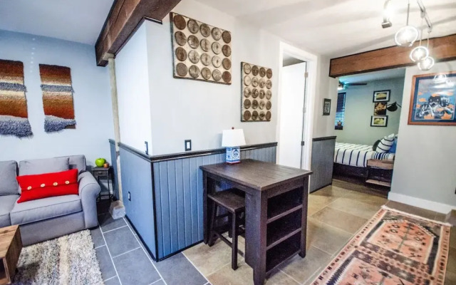 Tobacco Warehouse Inn