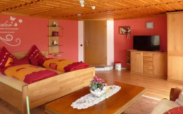 Scenic Apartment With Balcony, Garden, Deckchairs, Barbecue