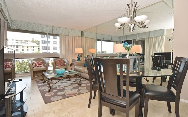 Palm Bay Club by Vtrips