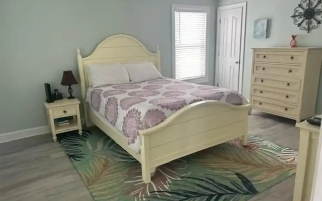 Salt, Sand And Sudds 5 Bedroom Home by RedAwning