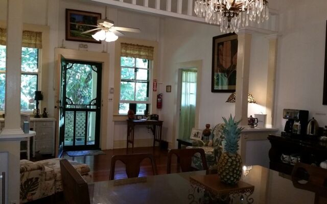 Haiku Plantation Inn Bed & Breakfast