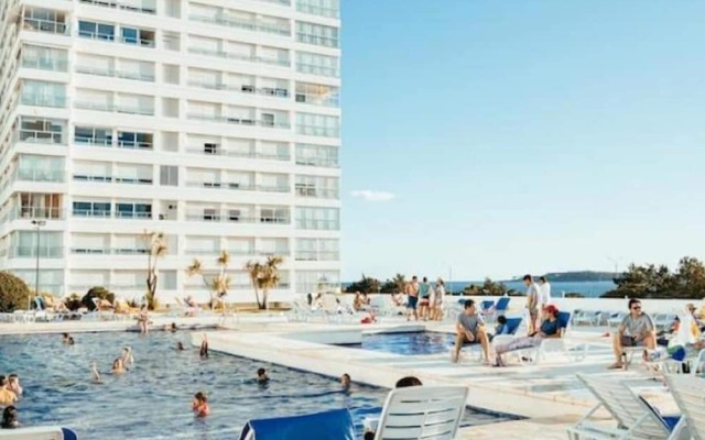 Dpto 6 personas FRENTE AL MAR-
