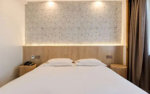 Deyi Hotel