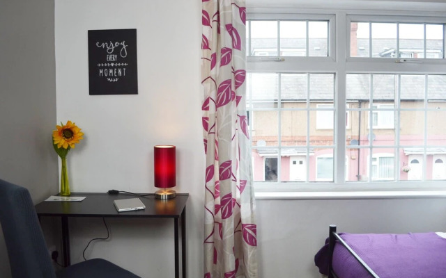 No 40, 5 beds, sleeps 7