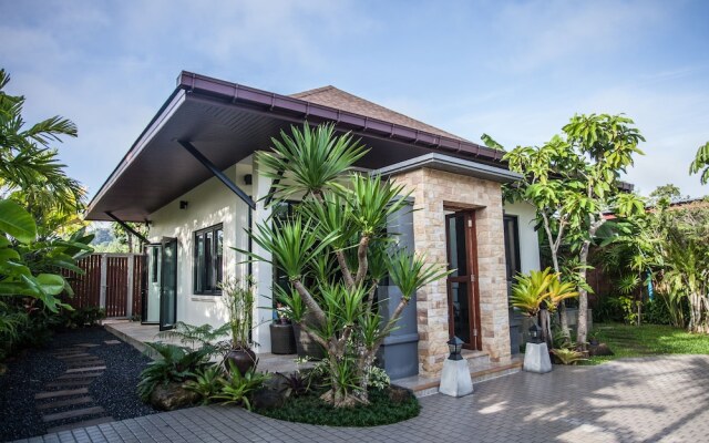 Baan Pinya Executive Bungalow
