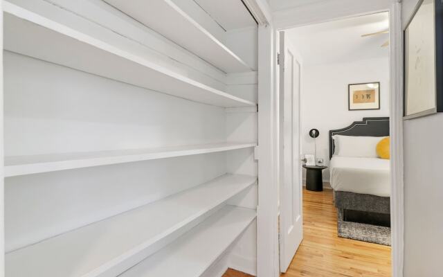 Cozy Modern 1BR Apt in Boystown