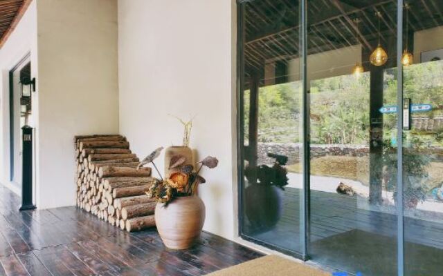 Yifangxi Hot Spring Hotel (Xianahei Branch, Wanfenglin Scenic Area)