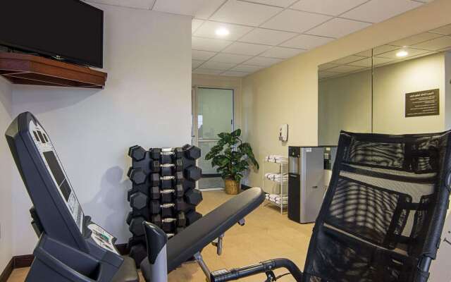 Comfort Inn & Suites Grafton - Cedarburg