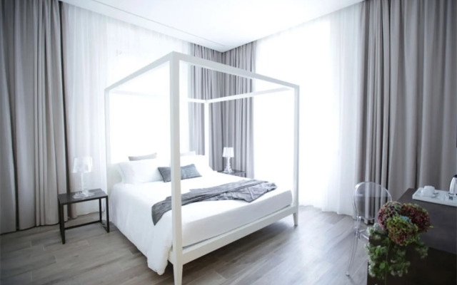 Villa Liberty - Lake Como Rooms & SPA