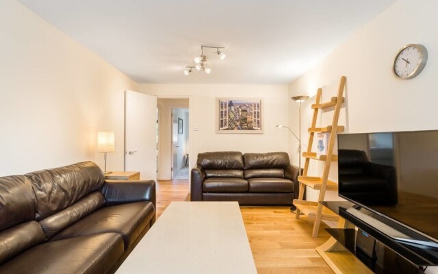 Modern 2 bed in the Isle of Dogs