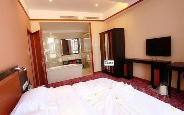 Maple Palace Hotel