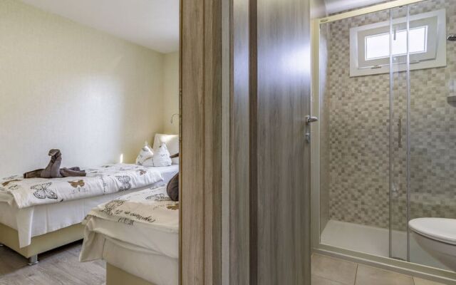 Luxury Premium 28032