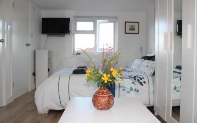 Jing's Loft Converted Studio