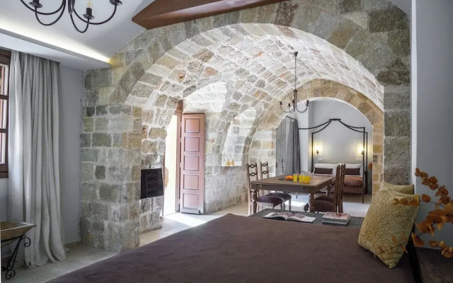 Spanish Knights Inn