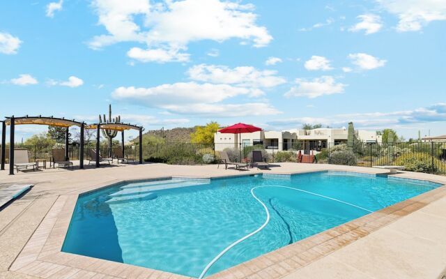 East Mesa Desert and Mountain Views: 5br, Pool
