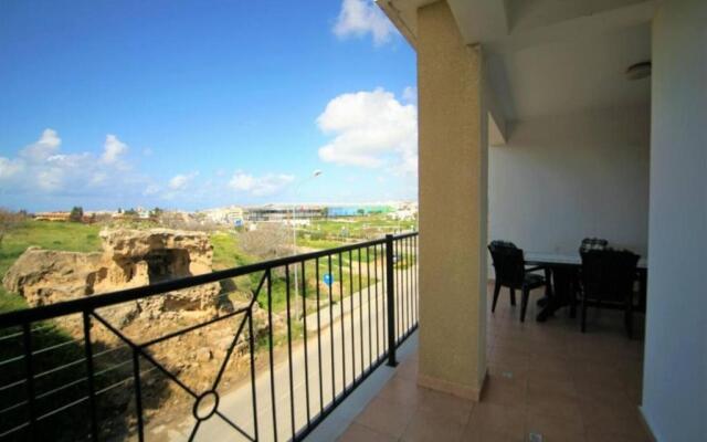 Beautiful Apartment With Pool in Paphos, Cyprus