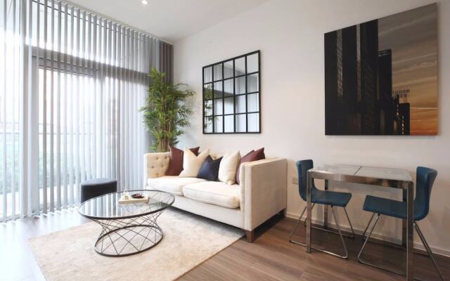 Modern 1 Bedroom Apartment in West London