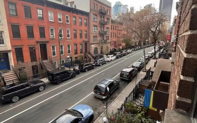 Little manhattan