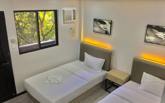 Sailing Inn - Coron