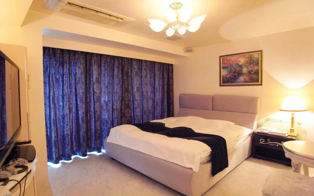 V Hotel - Adults Only