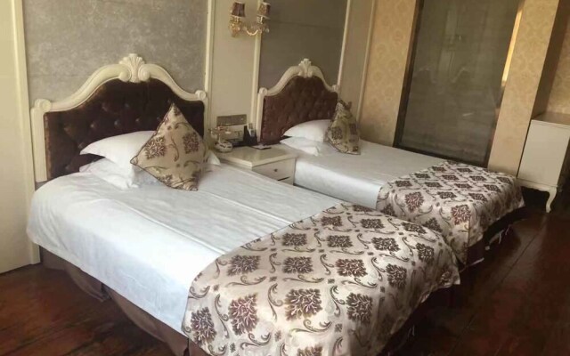 Yi Jiangnan Holiday Hotel