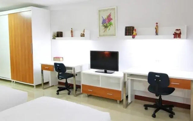 Bundit Parlor
