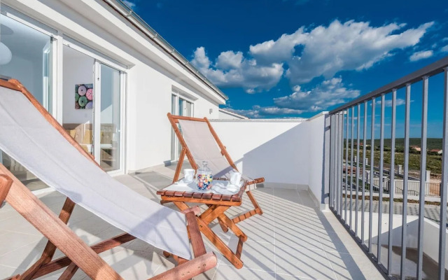 Stylish Villa With Private Pool and Terrace