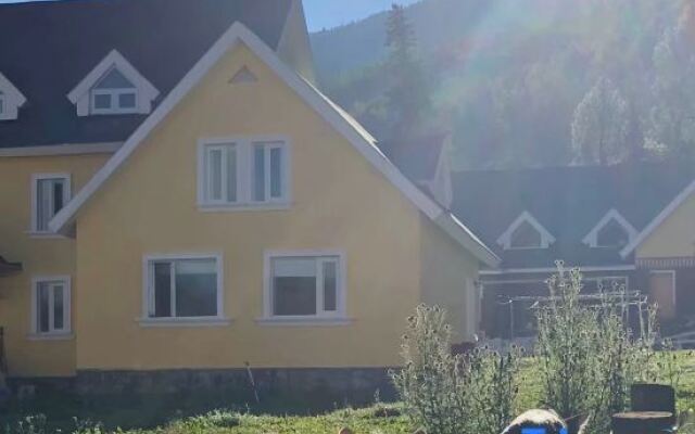 Kanas Yebo Hotel